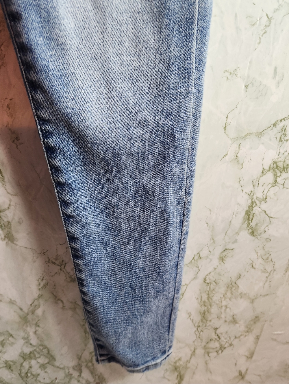 EXPRESS Mid Rise Skinny Jeans - Picture 5 of 14